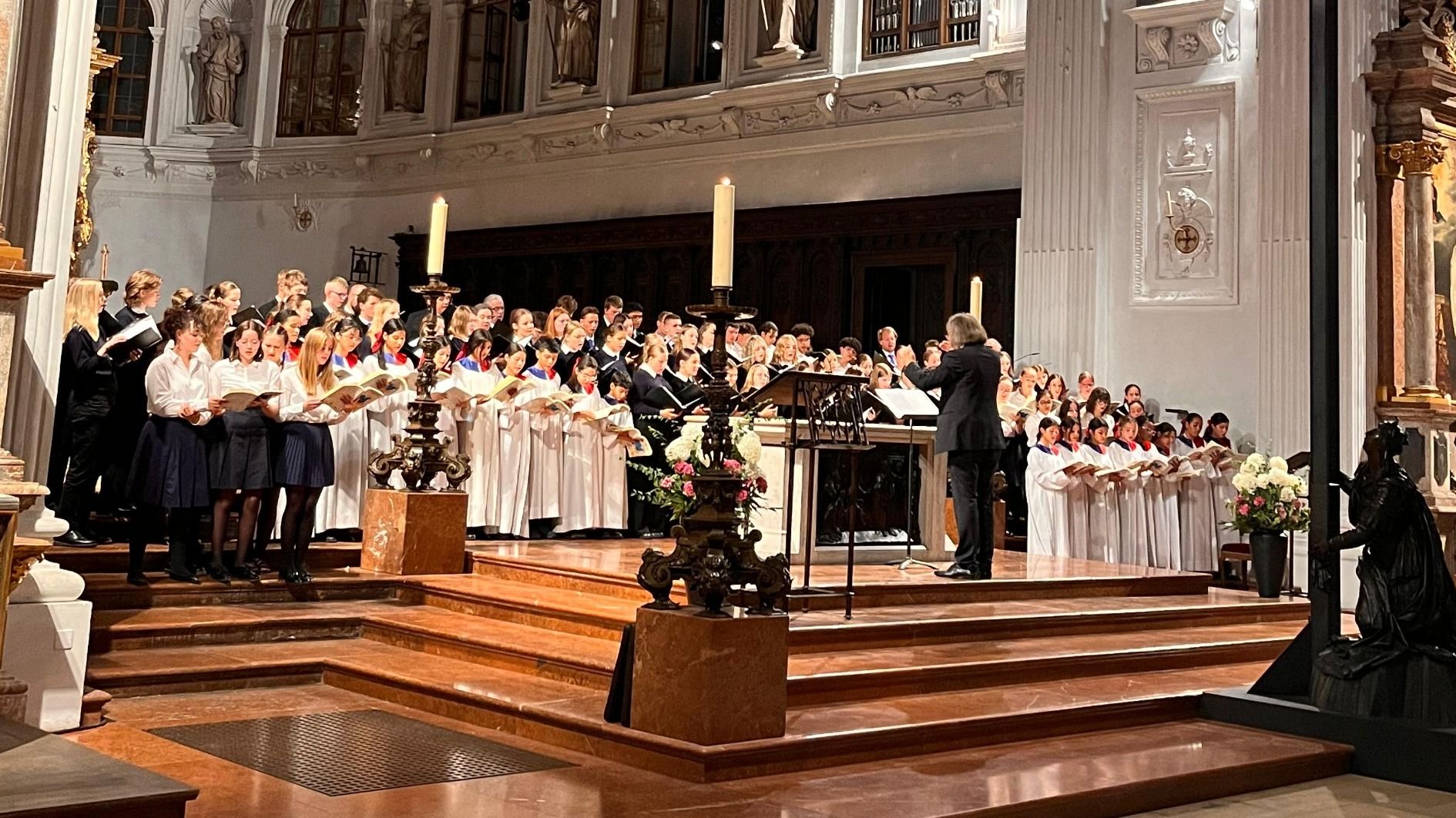 JugendKathedralChor Fulda begeistert beim Internationalen Pueri Cantores Festival